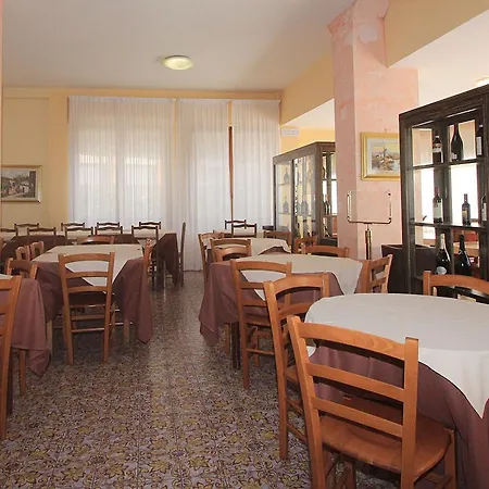Otel Hotel Attico 3*